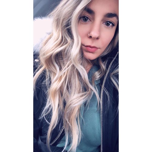 Meet your Posher, Alexis - Picture 1 of 1